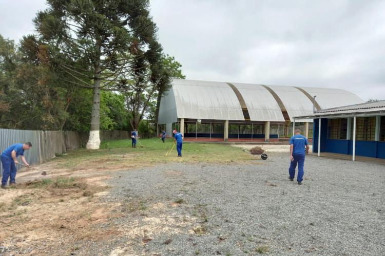 As atividades do programa Mãos Amigas foram retomadas pelo Instituto Paranaense de Desenvolvimento Educacional - Fundepar em escolas estaduais após suspensão devido à pandemia.