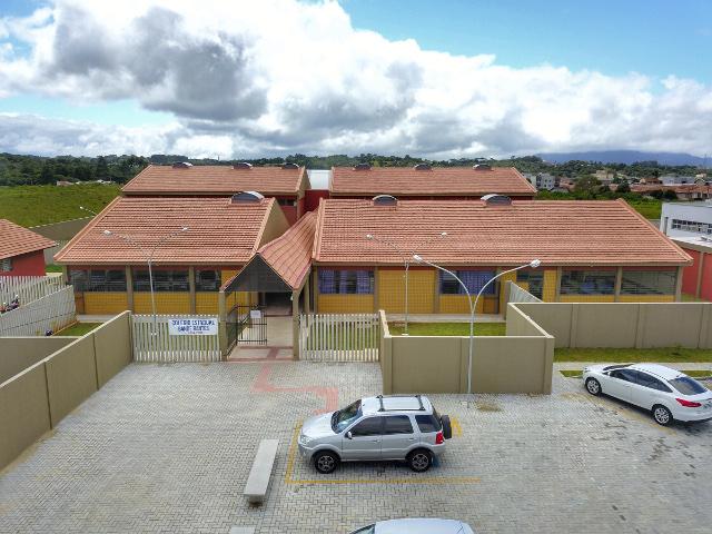 Em 2020, mesmo com a situação criada pela pandemia, o Governo do Estado aplicou cerca de R$ 435,8 milhões em despesas e investimentos na área de infraestrutura escolar. As ações nesta área são realizadas pelo Instituto Paranaense de Desenvolvimento Educacional – Fundepar.