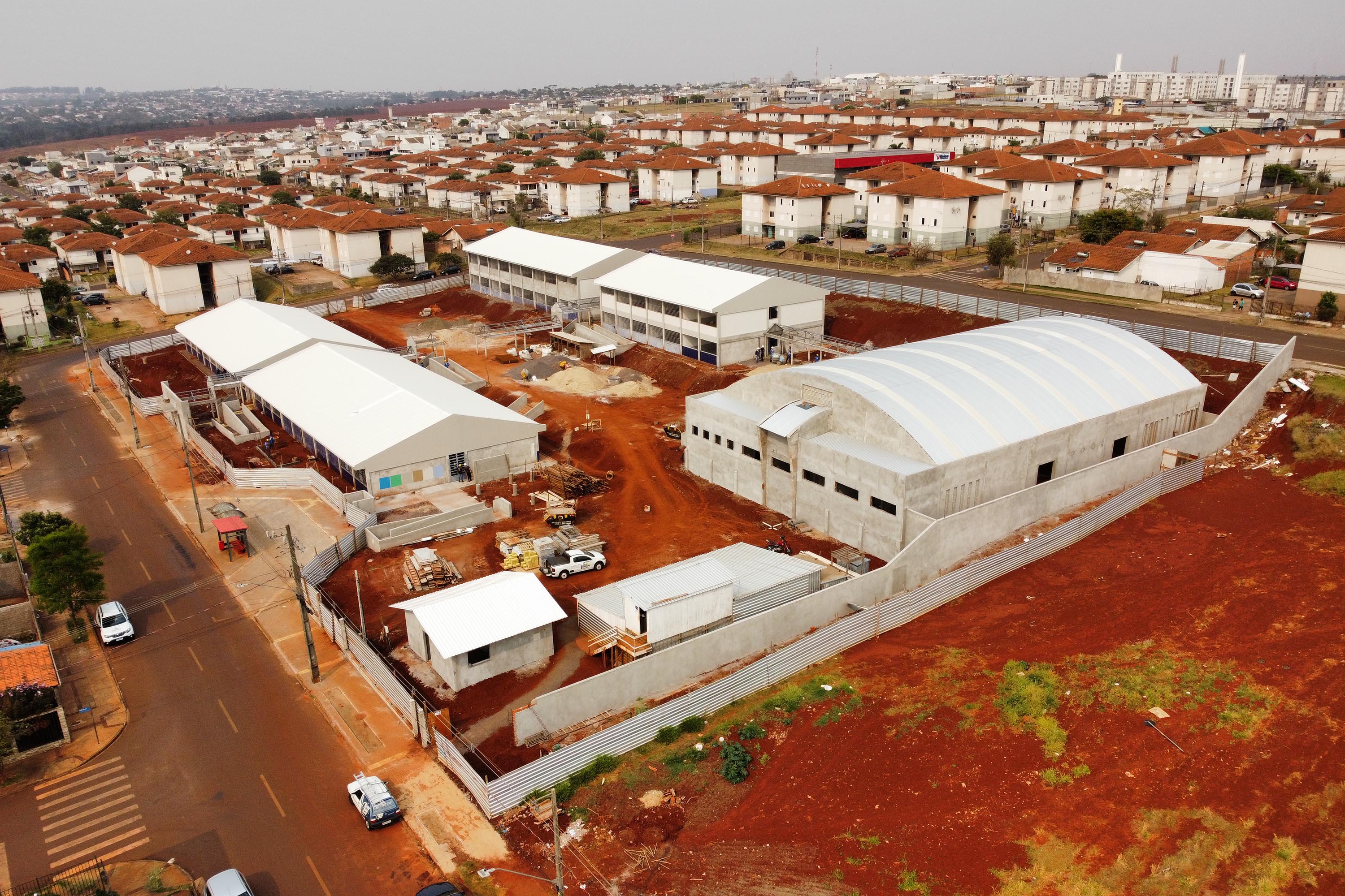 Governador vistoria obra da nova escola estadual de Cascavel, no Jardim Riviera