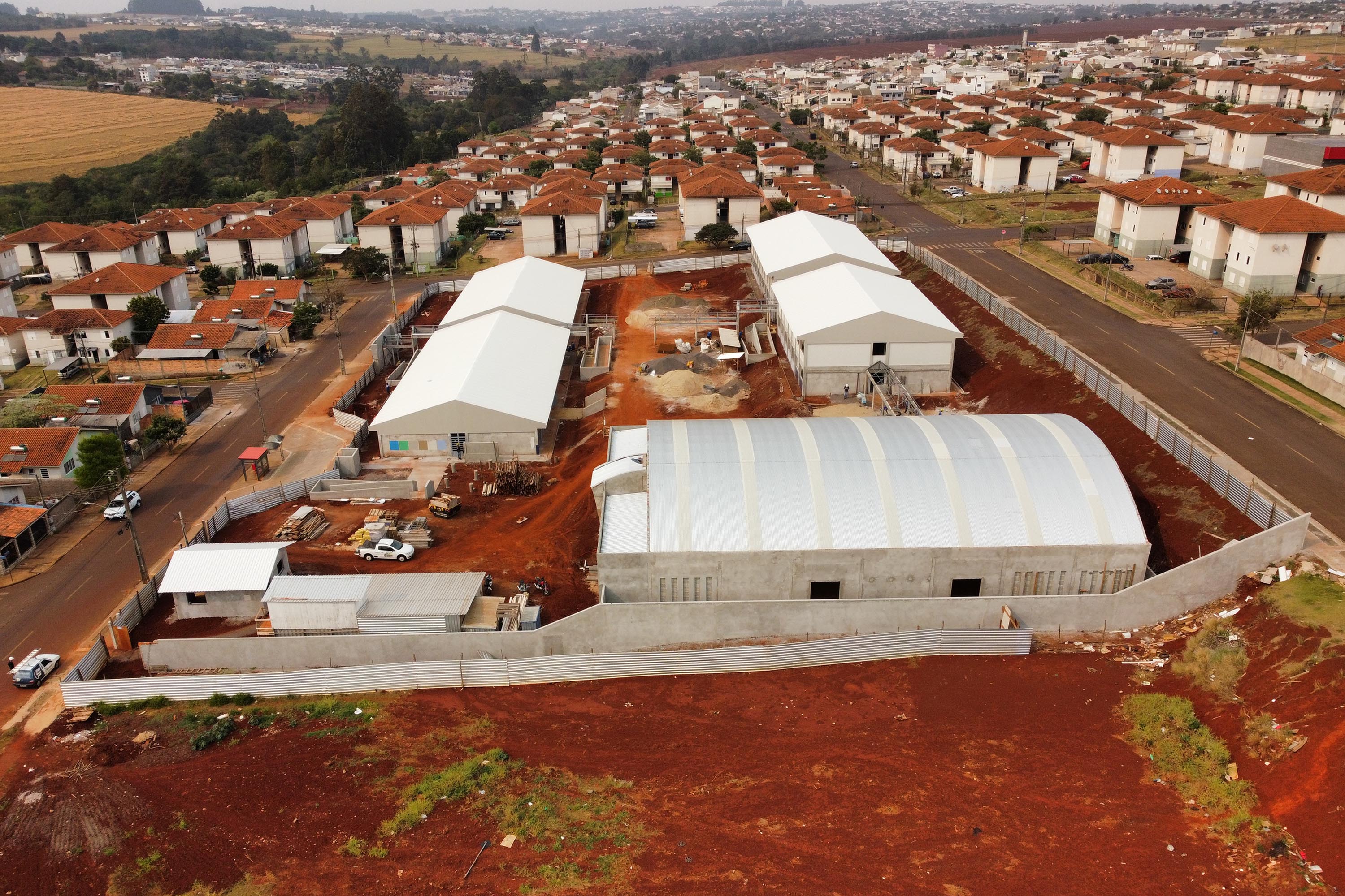 Governador vistoria obra da nova escola estadual de Cascavel, no Jardim Riviera