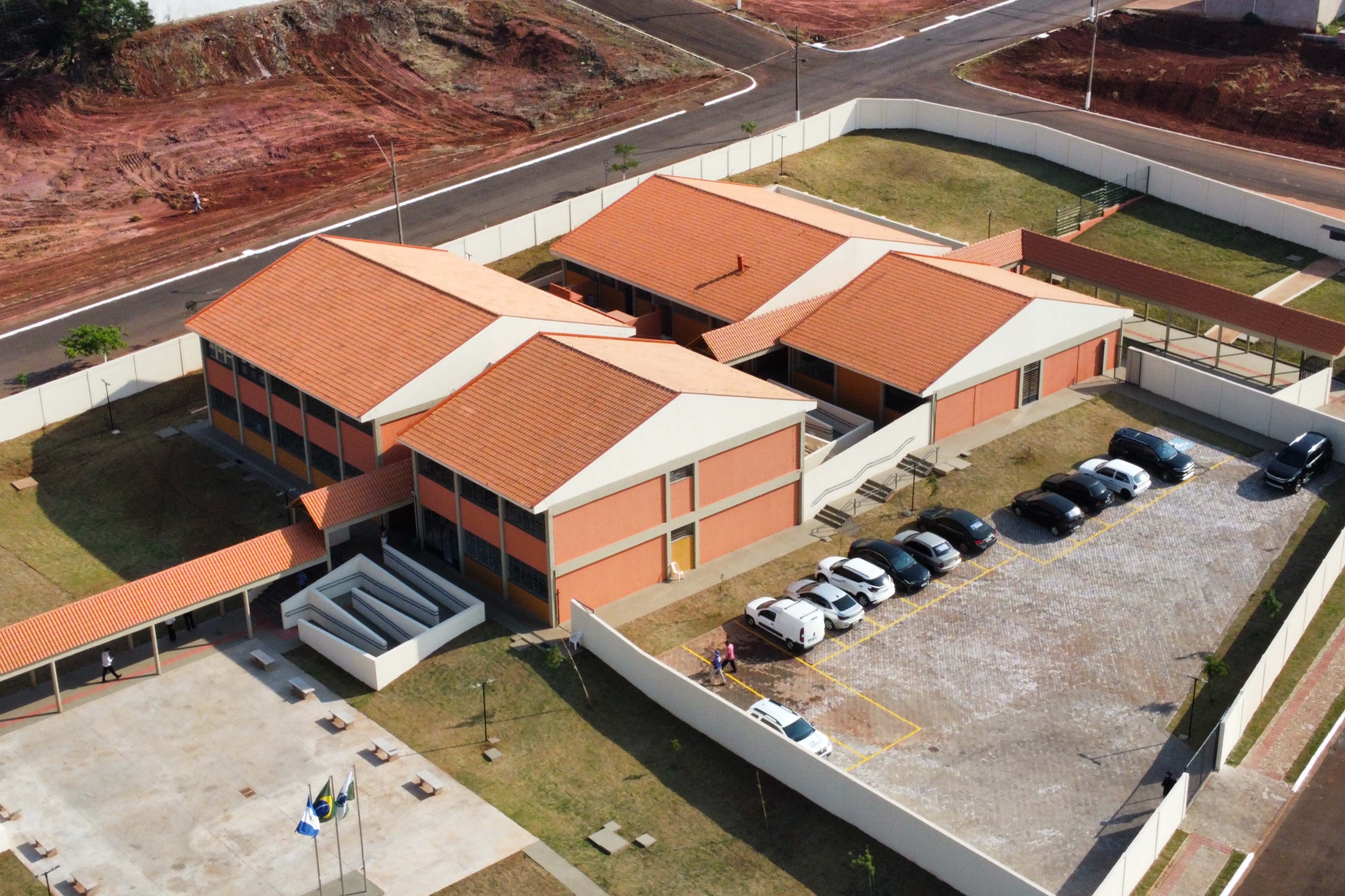 Com investimento de R$ 10 milhões, governador inaugura colégio em Mauá da Serra