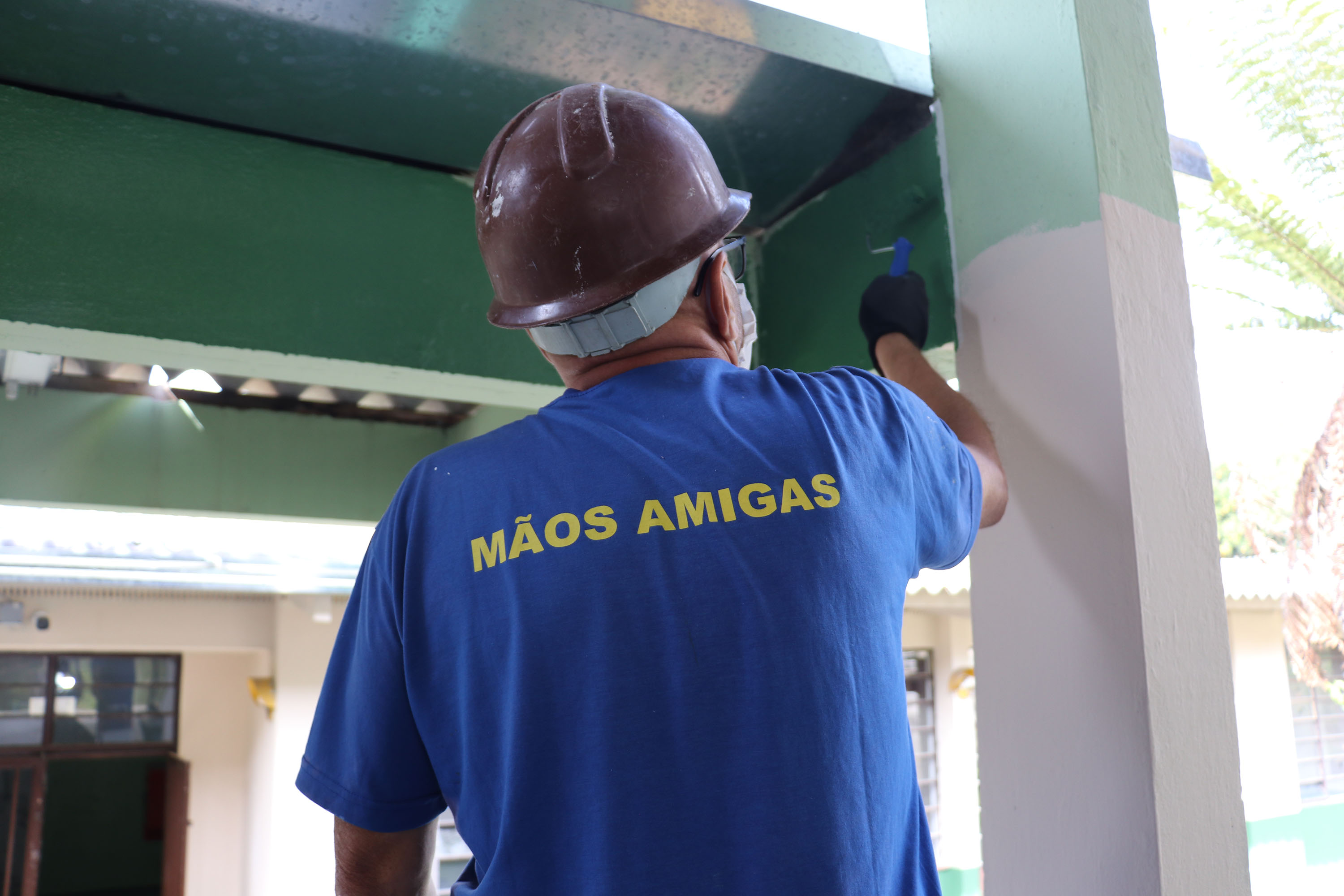 Governo do Paraná regulamenta Programa Mãos Amigas e fortalece ressocialização de detentos e promove a manutenção dos prédios escolares