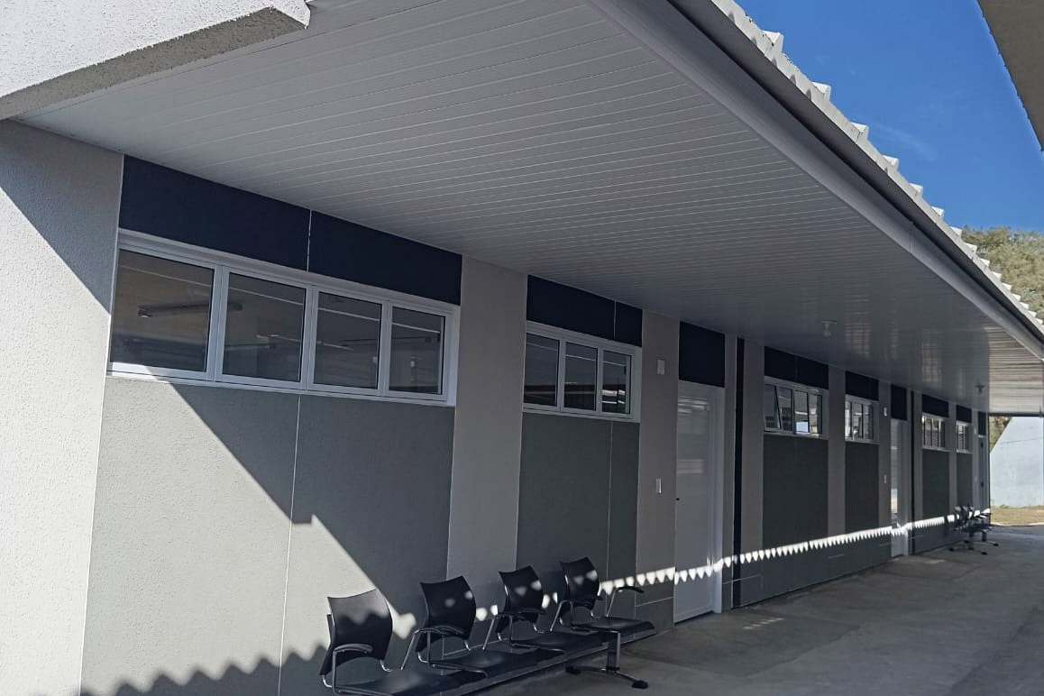 Substituição de salas de madeira