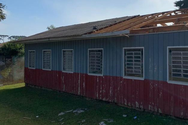 Substituição de salas de madeira