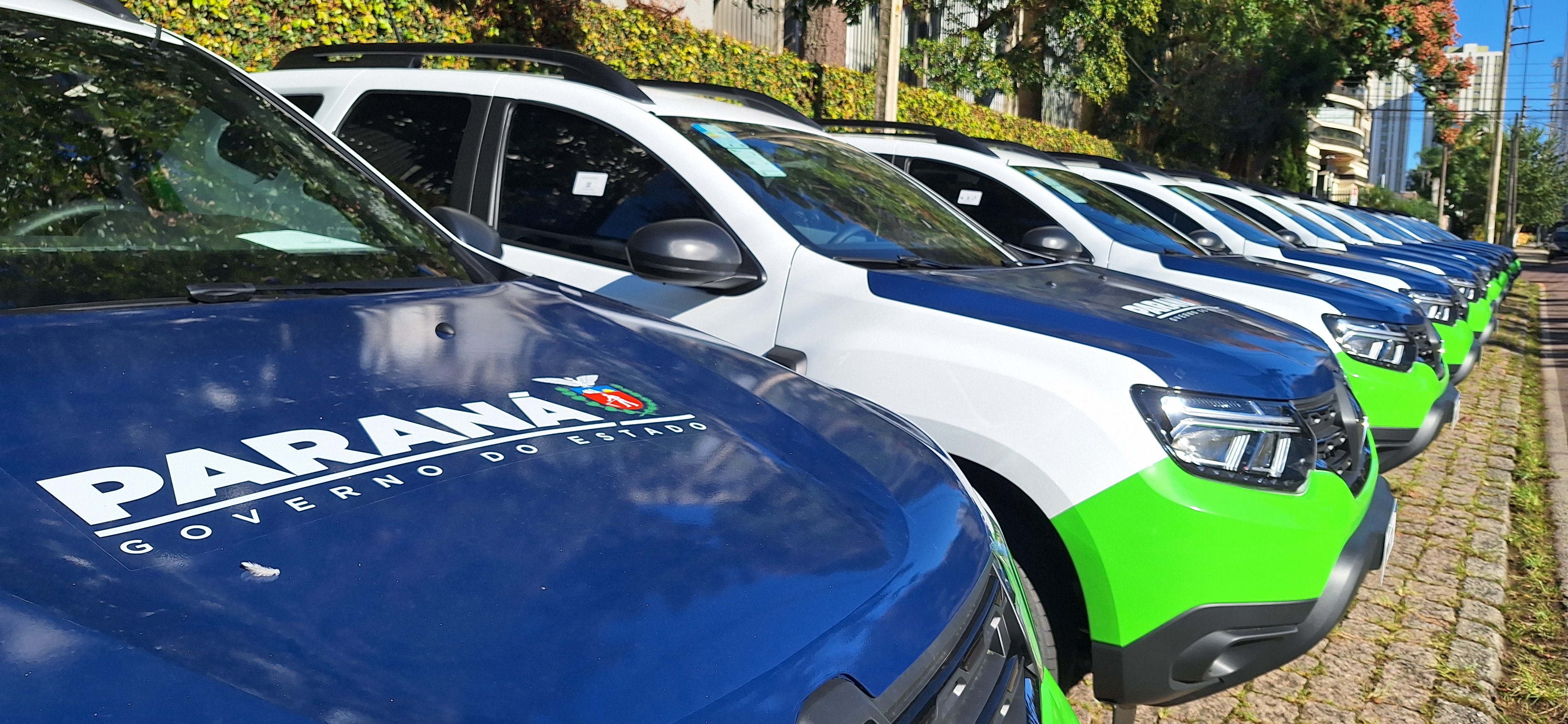 Entrega de SUV para fiscais de obras