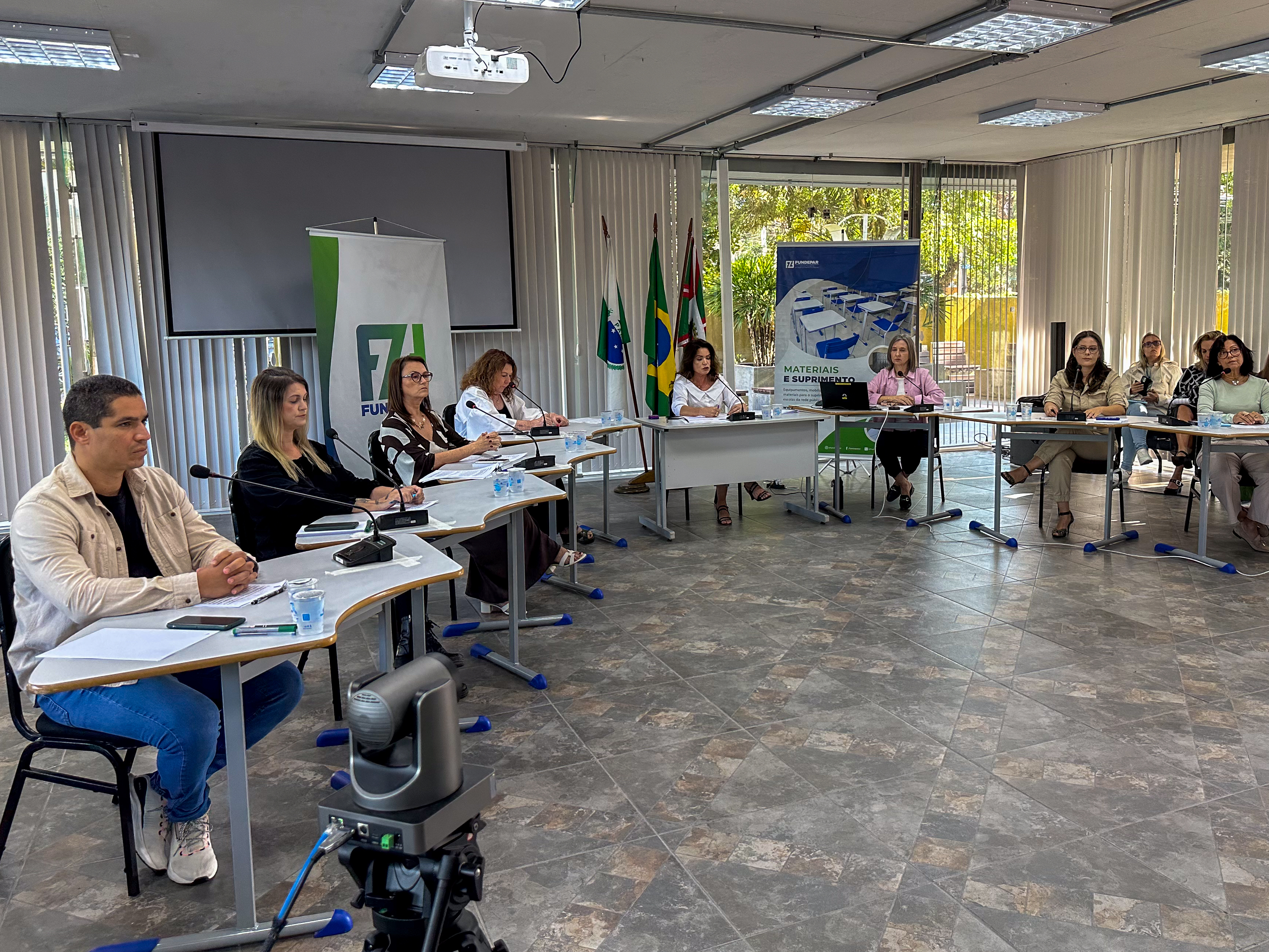 Fundepar realiza primeira audiência pública sobre materiais e suprimentos escolares para 2026