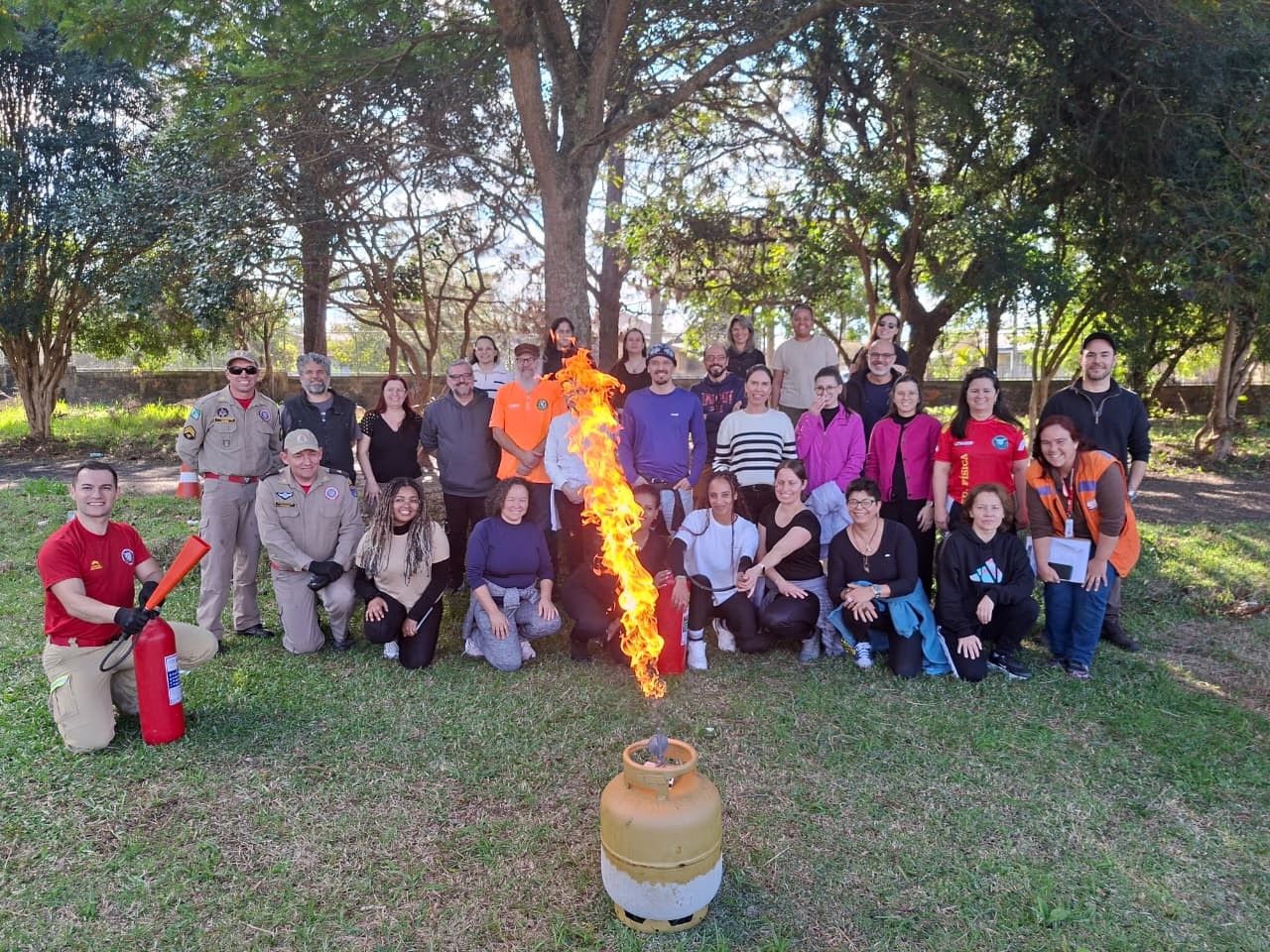 Treinamento prático para brigadas escolares