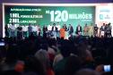 O governador Carlos Massa Ratinho Junior assinou nesta quinta-feira (22) a liberação de R$ 220 milhões para melhorar a estrutura das escolas da rede estadual do Paraná. 