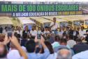 Os 113 ônibus entregues nesta segunda-feira custaram R$ 46,4 milhões e são de dois modelos.