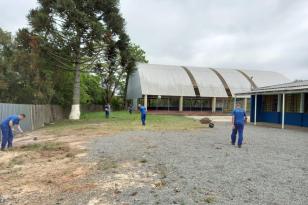As atividades do programa Mãos Amigas foram retomadas pelo Instituto Paranaense de Desenvolvimento Educacional - Fundepar em escolas estaduais após suspensão devido à pandemia.