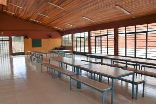 Governo do Paraná repassou esta semana cerca de R$ 5,8 milhões para as mais de 2,1 mil escolas estaduais – é a quinta cota normal de consumo do Fundo Rotativo. Recursos servem para realização de atividades educacionais e para atender as demandas diárias das instituições, contribuindo para a qualidade de ensino. 