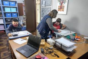Professora de Educação Especial há 30 anos, Jaqueline Bensi Siqueira desenvolve no Colégio Estadual João Paulo I, em Curitiba, um trabalho colaborativo voltado ao aprendizado individualizado e à sensibilização dos professores.