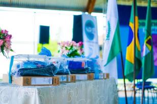 reze colégios estaduais de oito municípios receberam nesta segunda-feira 117 kits educacionais de robótica — nove para cada instituição de ensino. Foram contempladas, desta vez, escolas do Núcleo Regional de Educação (NRE) da Área Metropolitana Norte.
