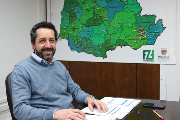 Alessandro Oliveira, engenheiro civil, assume com compromisso de oferecer condições adequadas de infraestrutura para as mais de 2,1 mil escolas estaduais.