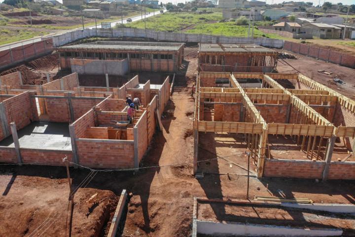 O pequeno município de Mauá da Serra, no Vale do Ivaí, está em contagem regressiva para ganhar sua segunda escola estadual. A nova unidade vai possibilitar que alunos não precisem atravessar a BR-376 para chegar ao centro educacional.