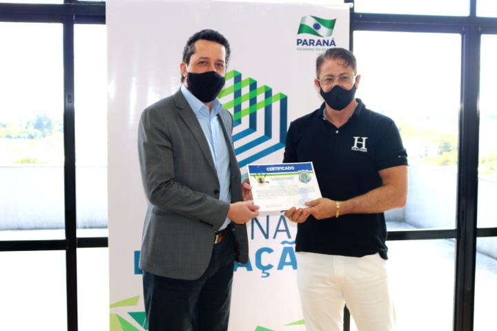 O Instituto Paranaense de Desenvolvimento Educacional – Fundepar recebeu o Selo de Nacional de Responsabilidade Social pelo Trabalho no Sistema Prisional (Resgata). O certificado, concedido pelo Departamento Penitenciário Nacional, é um reconhecimento à oferta de atividades profissionais a detentos. Outras 21 instituições do Paraná também foram reconhecidas por empregarem mão de obra de apenados e egressos do sistema prisional.