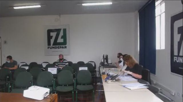 As cinco concorrências públicas realizadas na última semana pelo O Instituto Paranaense de Desenvolvimento Educacional – Fundepar conseguiram, em média, 13,5% de redução em relação ao valor original previsto. O investimento chega a um pouco mais de R$ 2 milhões e servirá para de obras de ampliação e adequação para acessibilidade em colégios estaduais. As licitações estão em fase de recursos.