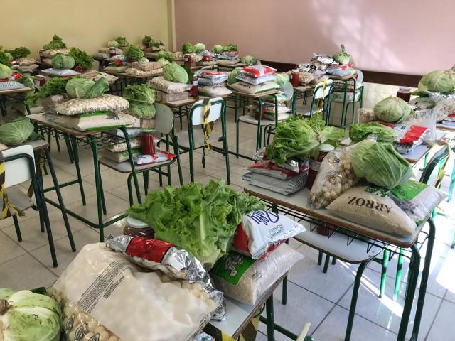 Mais de 1,3 mil toneladas de alimentos foi distribuído nessa primeira remessa do kit merendas, investimento aproximadamente de R$ 8 milhões.