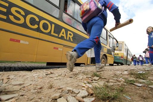 O Governo do Paraná fará o repasse de cotas extras para os municípios que ofertarem o transporte escolar com a retomada das aulas presenciais.