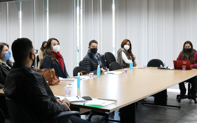 Fundepar recebeu comitiva da Secretaria de Estado de Educação do Mato Grosso. Serão apresentadas ações realizadas do Programa Estadual de Alimentação Escolar paranaense que garantem cerca de um milhão de refeições/dia servidas com qualidade em mais de 2,1 mil escolas estaduais.