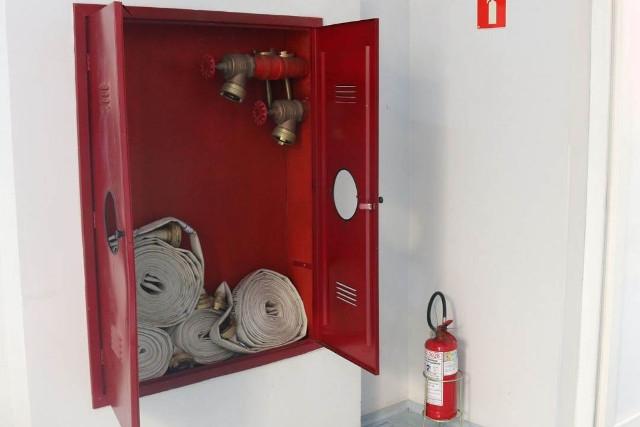 Um dos programas mais marcantes da Defesa Civil Estadual é o Brigadas Escolares – Defesa Civil na Escola, que se destina a desenvolver a proteção nas escolas estaduais de todo o Paraná, garantindo a formação de brigadistas preparados para agir em situações de sinistro nas escolas, como acidentes, incêndios ou outras situações que possam gerar pânico.