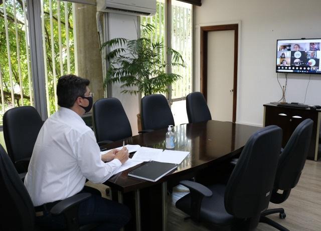 O Conselho de Administração do Paranaeducação aprovou nesta terça-feira (30) o Plano de Ação Estratégica para o Exercício de 2022, em reunião realizada por vídeo, que estabelece propostas de atuação para auxiliar na gestão do sistema educacional do Estado, além de buscar iniciativas voltadas à área cultural.