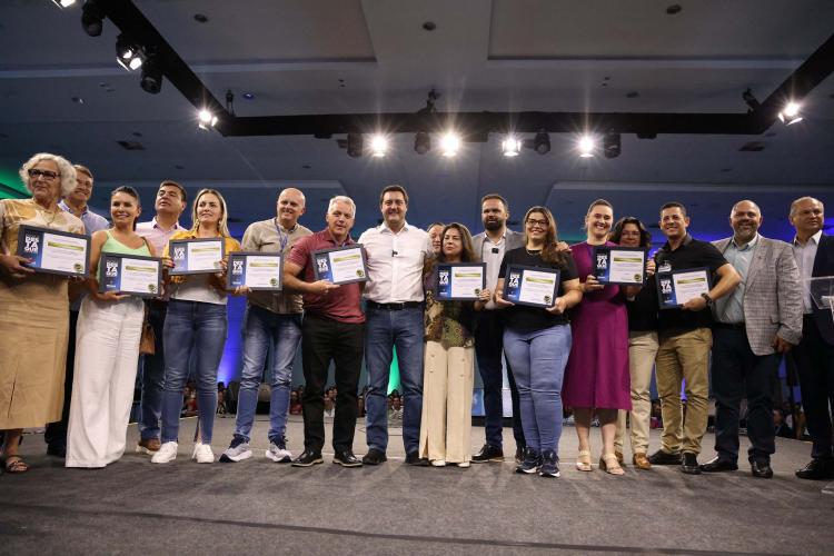 Governador anuncia mais R$ 100 milhões para reformas de escolas estaduais