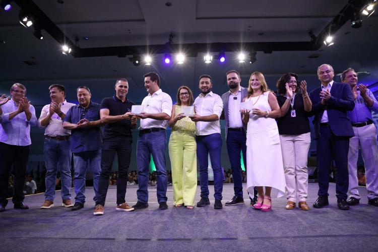 Governador anuncia mais R$ 100 milhões para reformas de escolas estaduais