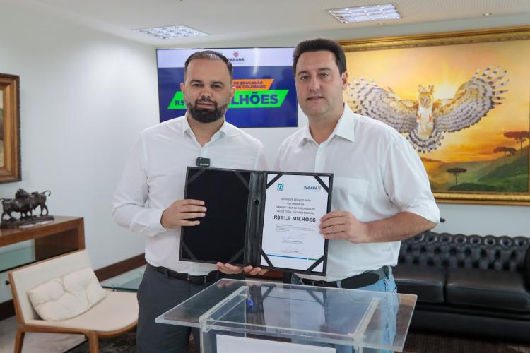 O governador Carlos Massa Ratinho Junior assinou nesta quarta-feira (24) a ordem de serviço para a retomada das obras do Centro Estadual de Educação Profissional (CEEP) de Colorado, no Noroeste do Estado.