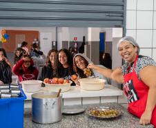 Programa que oferta três refeições nas escolas estaduais vai para o terceiro ano