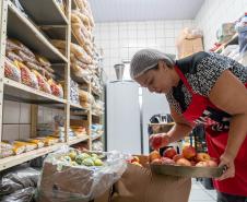 Programa que oferta três refeições nas escolas estaduais vai para o terceiro ano