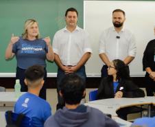 Curitiba, 05 de fevereiro de 2024 - O governador Carlos Massa Ratinho Jr., visita o Colégio Estadual Anibal Khury Neto, na abertura do ano letivo, e assina liberação de recursos para a Rede Estadual de Ensino.