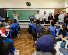 Curitiba, 05 de fevereiro de 2024 - O governador Carlos Massa Ratinho Jr., visita o Colégio Estadual Anibal Khury Neto, na abertura do ano letivo, e assina liberação de recursos para a Rede Estadual de Ensino.