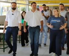 Curitiba, 05 de fevereiro de 2024 - O governador Carlos Massa Ratinho Jr., visita o Colégio Estadual Anibal Khury Neto, na abertura do ano letivo, e assina liberação de recursos para a Rede Estadual de Ensino.