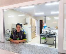 Sete salas antigas de madeiras do Colégio do Campo Percy Teixeira de Faria foram substituídas por estruturas do modelo de ecoconstrução, que emprega madeira e placas estruturais de reflorestamento. 