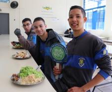Governo entrega terceira remessa de alimentos para escolas estaduais