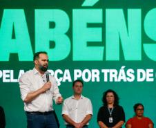 O governador Carlos Massa Ratinho Junior assinou nesta quinta-feira (22) a liberação de R$ 220 milhões para melhorar a estrutura das escolas da rede estadual do Paraná. 