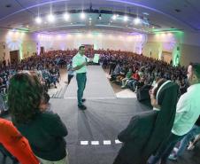 O governador Carlos Massa Ratinho Junior assinou nesta quinta-feira (22) a liberação de R$ 220 milhões para melhorar a estrutura das escolas da rede estadual do Paraná. 