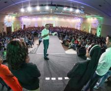 O governador Carlos Massa Ratinho Junior assinou nesta quinta-feira (22) a liberação de R$ 220 milhões para melhorar a estrutura das escolas da rede estadual do Paraná. 