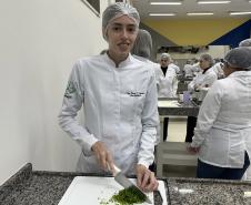 Alimentação balanceada: Estado contrata mais 70 nutricionistas para atuar nas escolas
