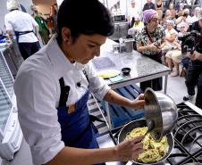 Preparação da merenda no Concurso Melhor Merenda Escolar do Paraná