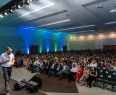 Estado anuncia 32 mil chromebooks para a rede e conectividade para 150 escolas