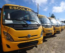 Os 113 ônibus entregues nesta segunda-feira custaram R$ 46,4 milhões e são de dois modelos.