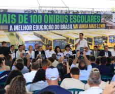 Os 113 ônibus entregues nesta segunda-feira custaram R$ 46,4 milhões e são de dois modelos.