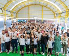 Aporte de R$ 570 mil: Estado entrega nova quadra esportiva em colégio de Curitiba