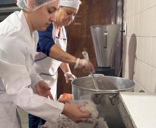 Polpas de frutas nativas enriquecem a merenda nas escolas estaduais do Paraná