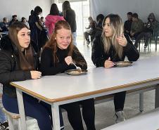 Do curso à prática: merendeiras do Paraná levam novas técnicas e receitas para as escolas