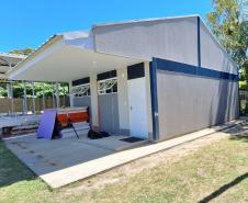 Escolas em andamento no Litoral