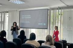 Érika Santos e Priscila Tucunduva apresentaram o planejamento da implantação do BIM