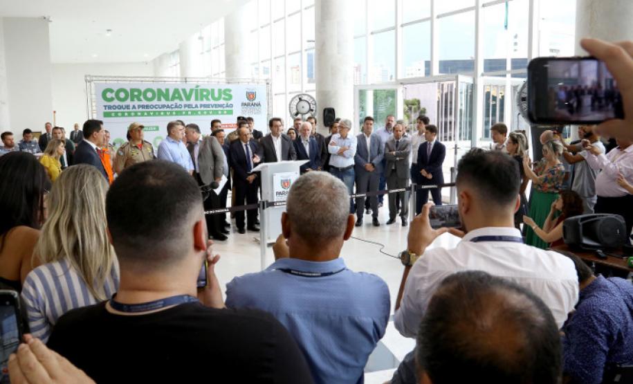 Governador no anúncio das medidas